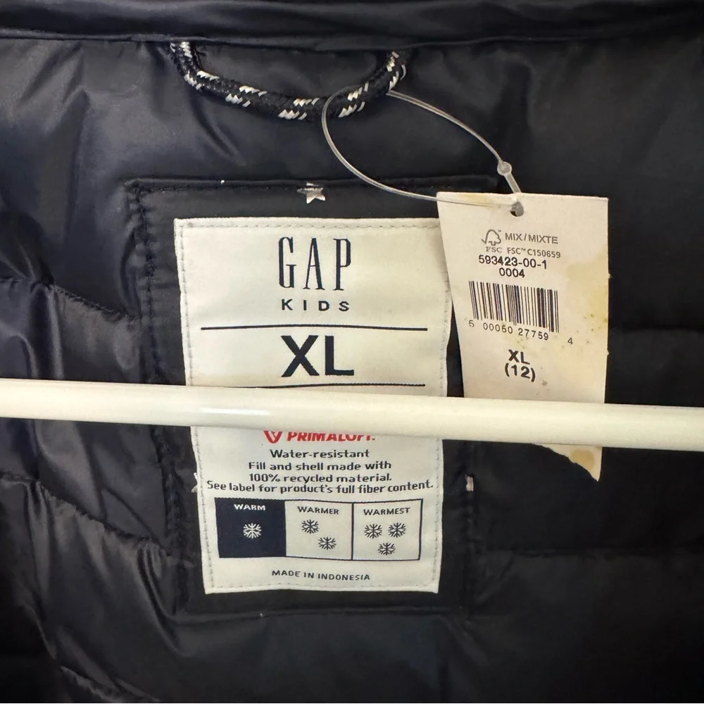 NWT GAP girls XL puffy vest navy blue with silver stars primaloft puffer pockets